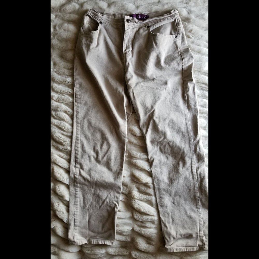 Gently-used Gloria Vanderbilt Khaki Denim Pants